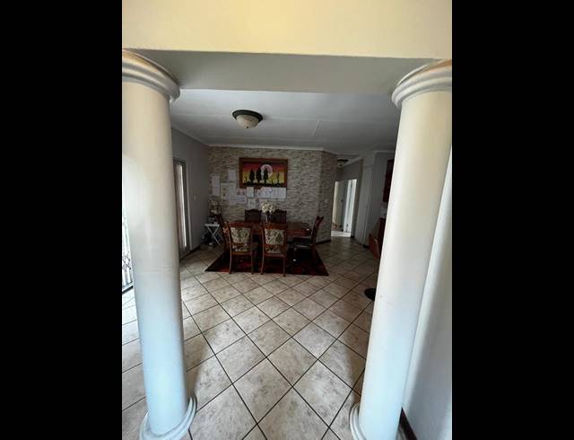 3 BEDROOM HOUSE FOR SALE IN COUNTRY VIEW